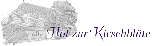 Hof zur Kirschblüte